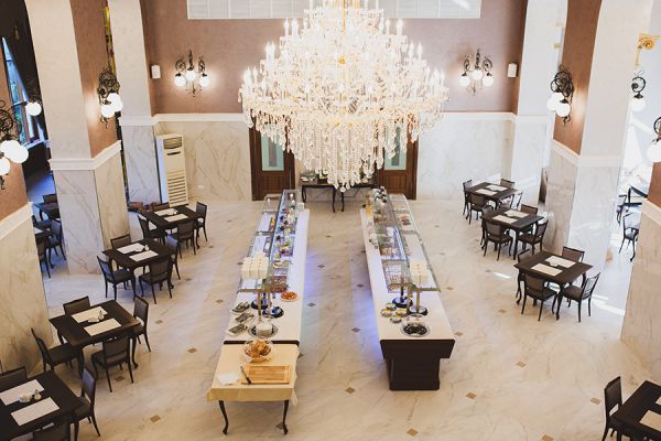 restaurant-14F1ACA70-E469-3307-A21D-A4988E53D2D4.jpg